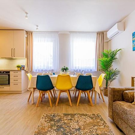 Roomy Apartment 80Sqm At City Center Free Parking Space, Ac & Balcony ブダペスト エクステリア 写真