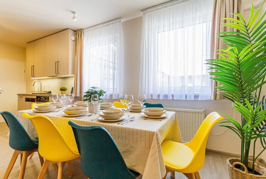 Roomy Apartment 80Sqm At City Center Free Parking Space, Ac & Balcony ブダペスト エクステリア 写真