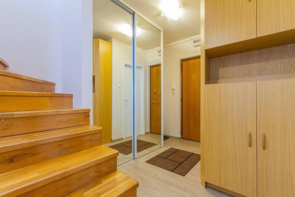 Roomy Apartment 80Sqm At City Center Free Parking Space, Ac & Balcony ブダペスト エクステリア 写真